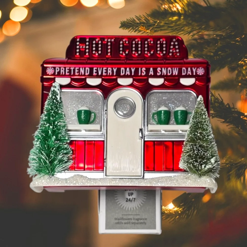 Bath & Body Works Holiday Hot Cocoa Shop Wallflowers Nightlight Plug